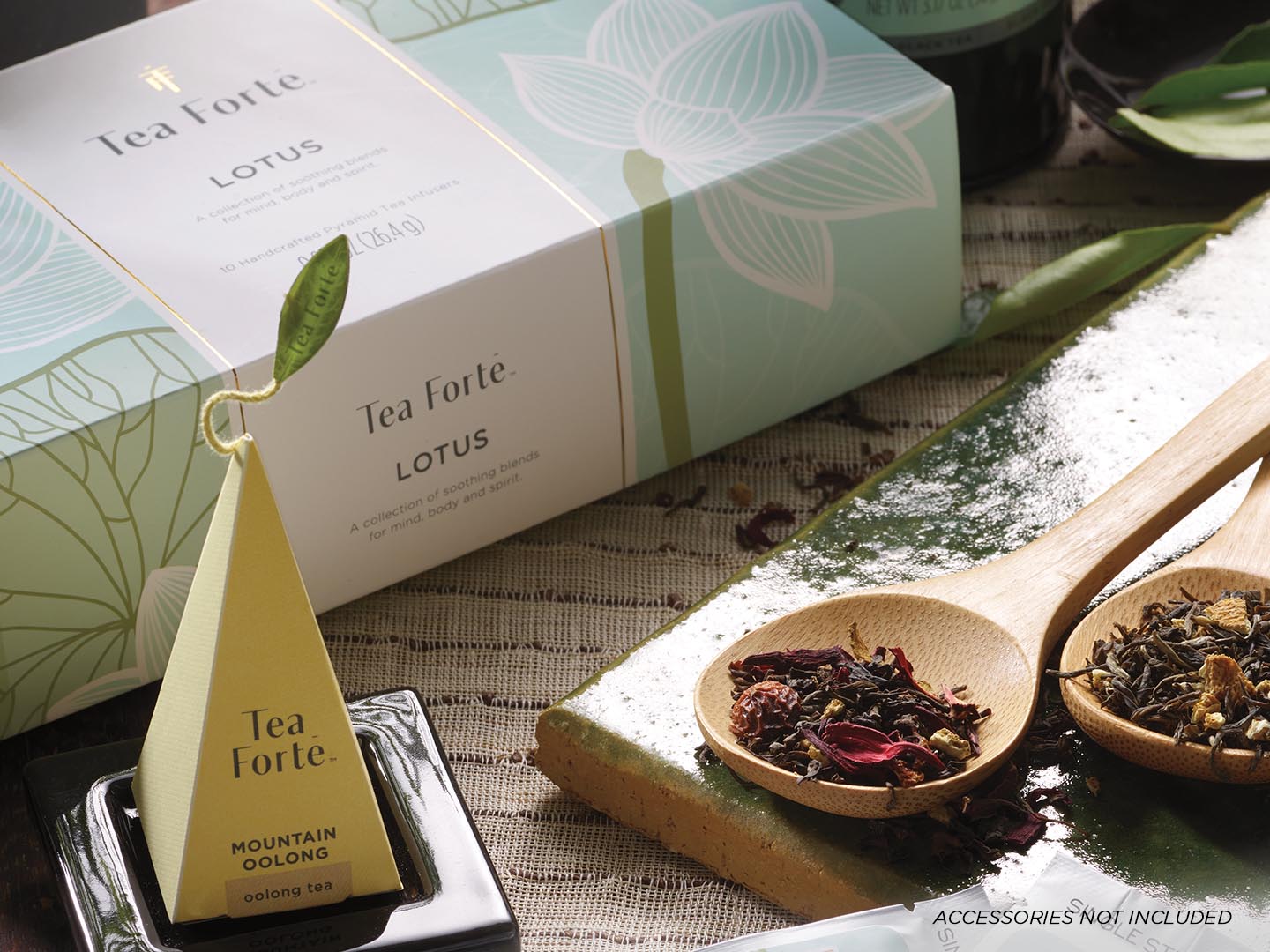 Petite Presentation Box Lotus